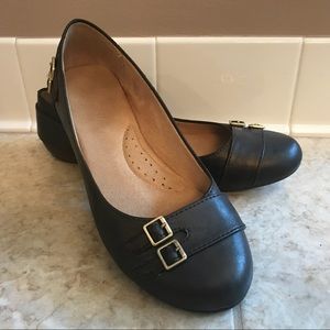 Women’s Brown Flats